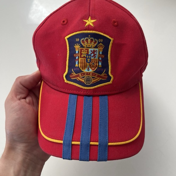 ADIDAS SPAIN NATIONAL TEAM FOOTBALL BASEBALL CAP RED PRE OWNED - Picture 3 of 11